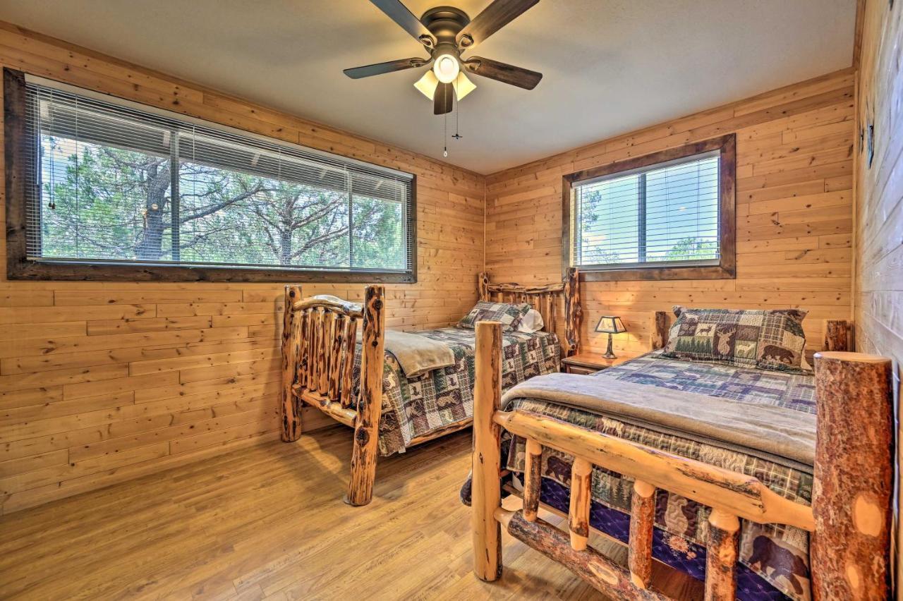 Peaceful Strawberry Cabin Fire Pit And Hot Tub Pine Exterior photo